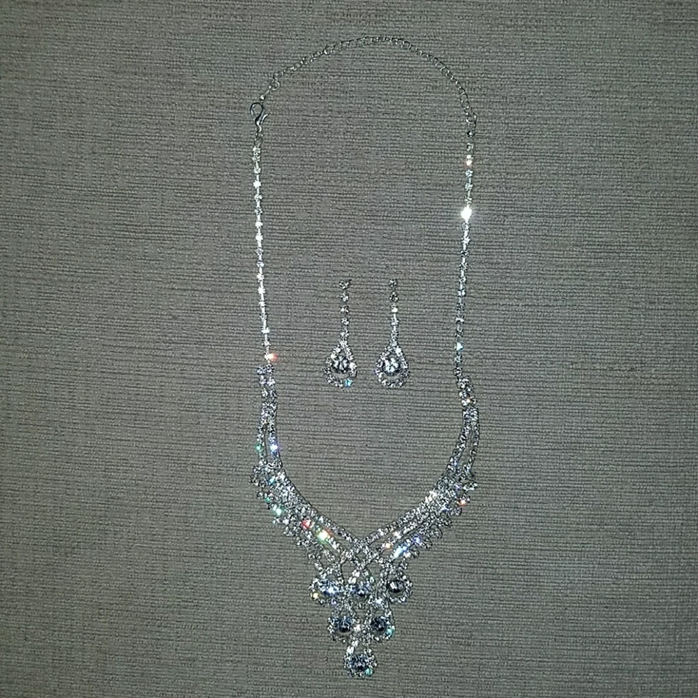 Earings and Necklace Set